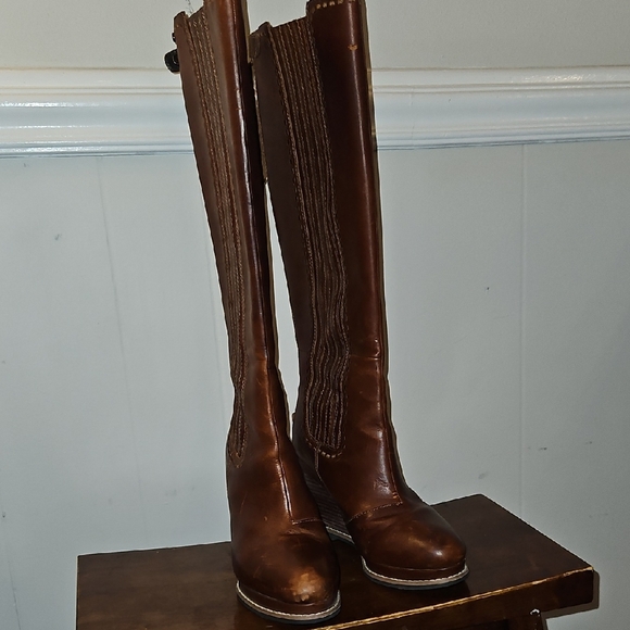 Ariat Brown Heeled Boots - Picture 3 of 5
